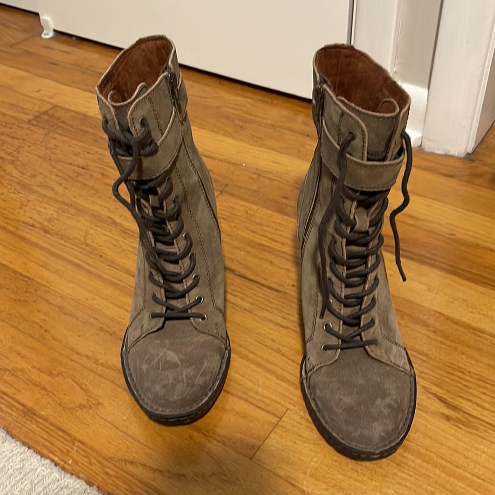 EUC Born Cass Boots - size 8 - Picture 7 of 12